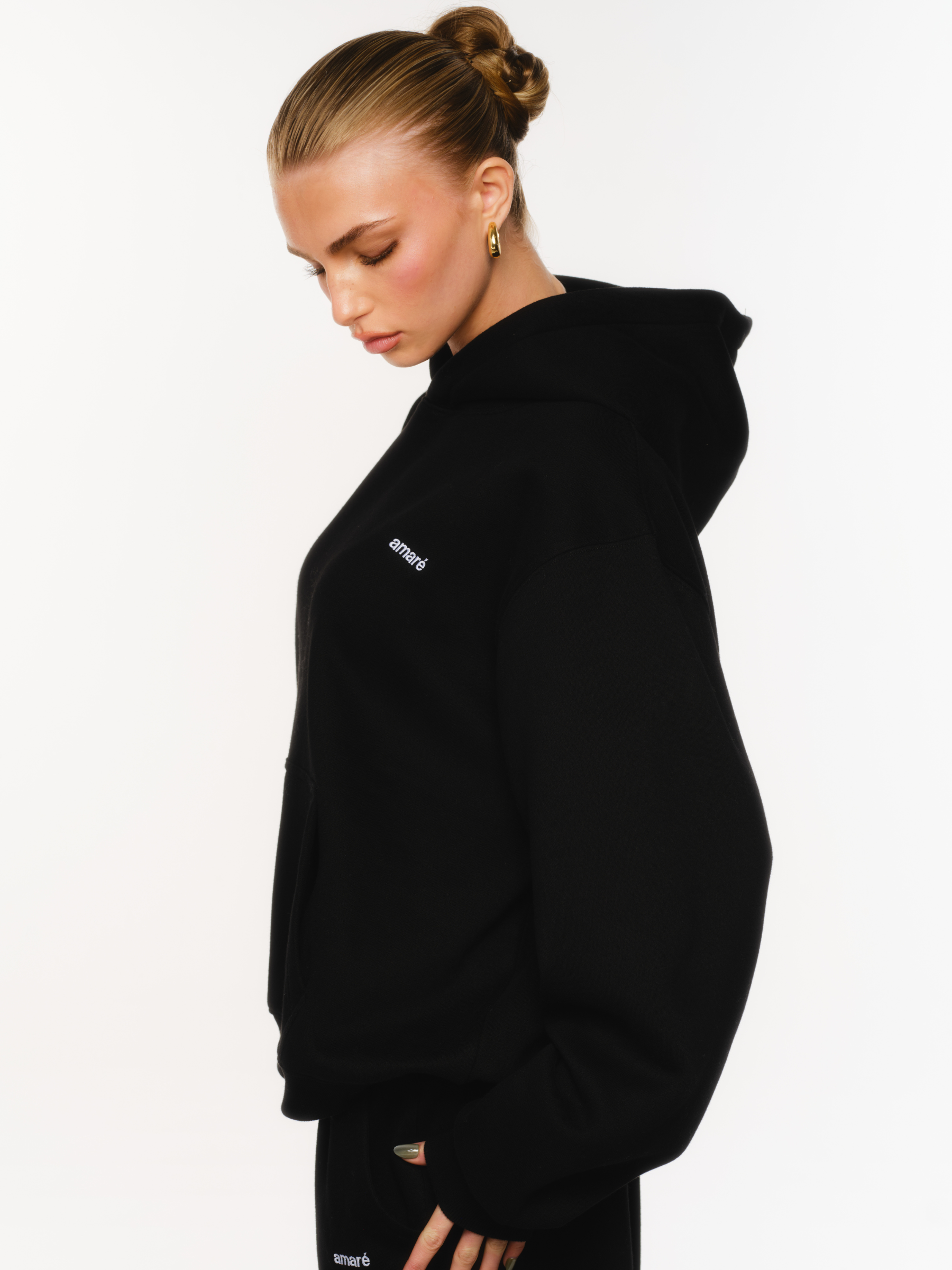 SIGNATURE HOODIE (BLACK)